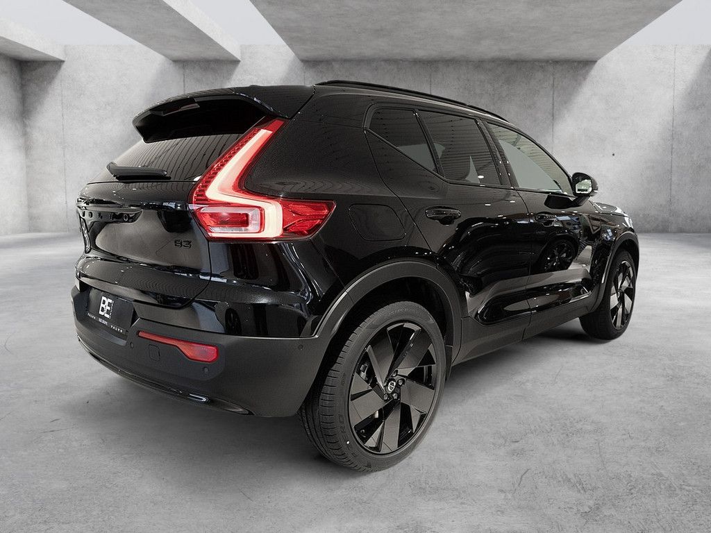 Volvo XC40 2025