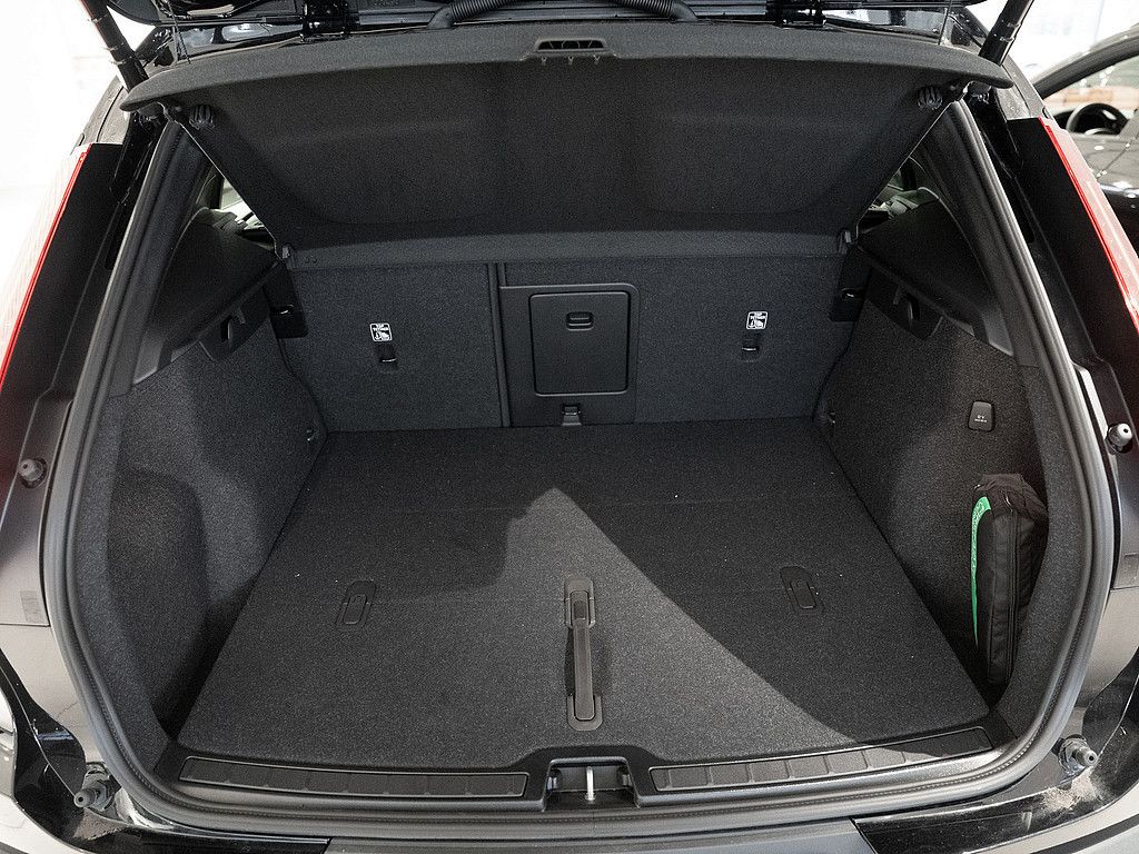 Volvo XC40 2025