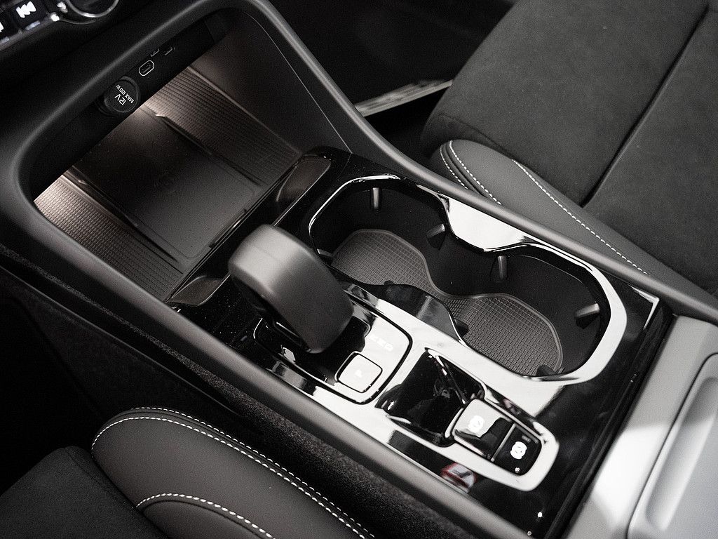 Volvo XC40 2025