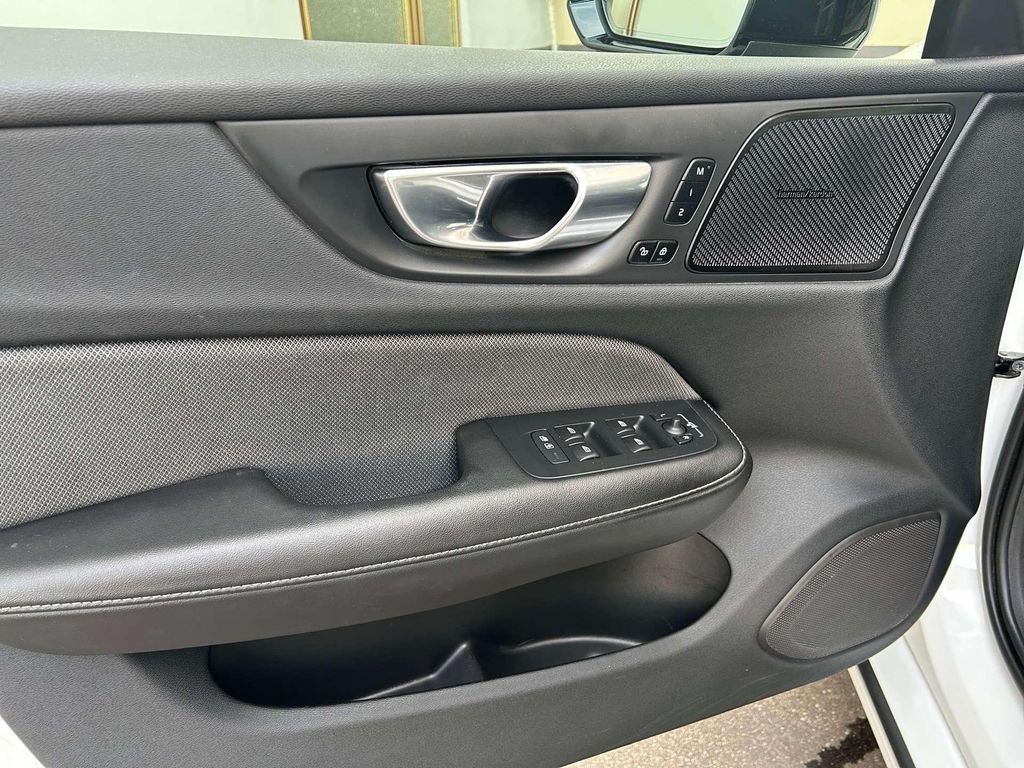 Volvo V60 2022