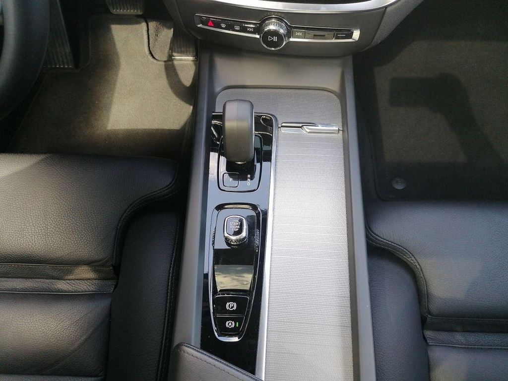 Volvo V60 2024