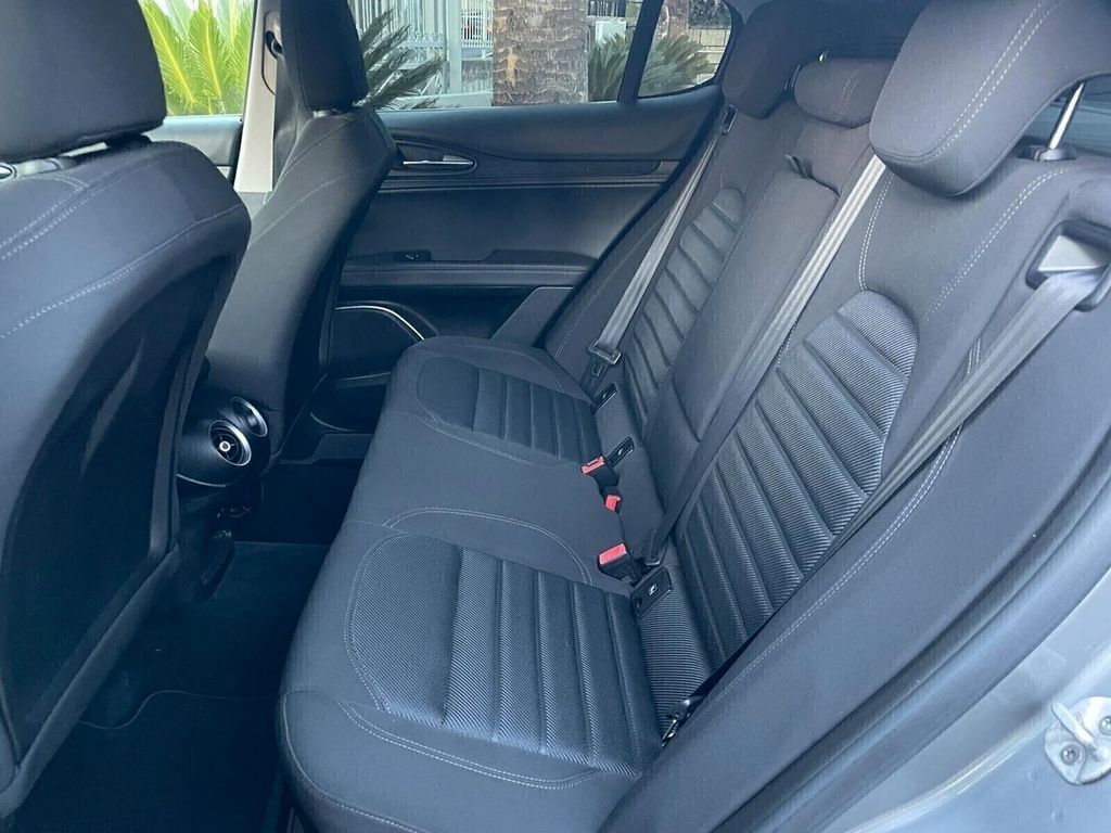 Alfa Romeo Stelvio 2021