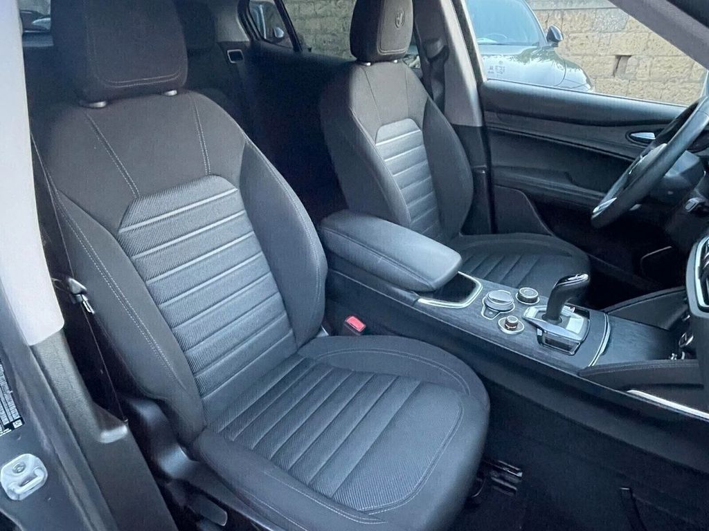 Alfa Romeo Stelvio 2021