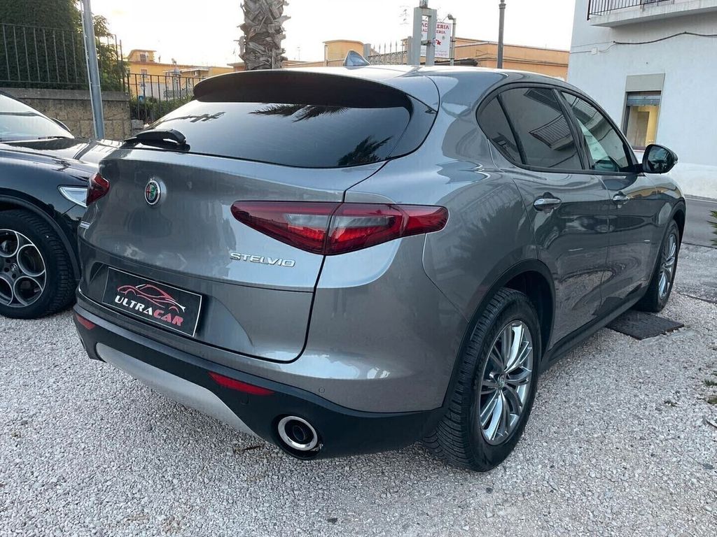 Alfa Romeo Stelvio 2021
