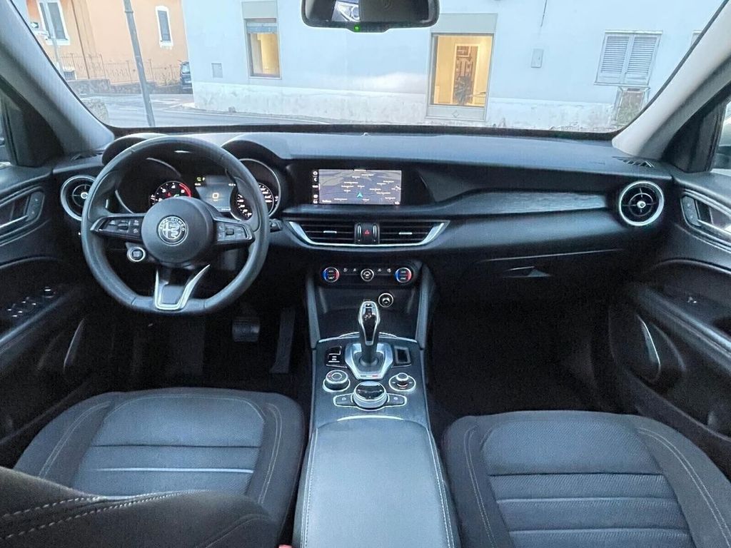 Alfa Romeo Stelvio 2021