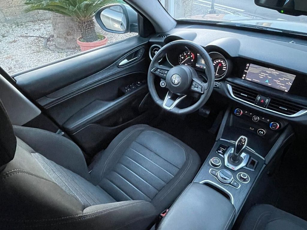Alfa Romeo Stelvio 2021