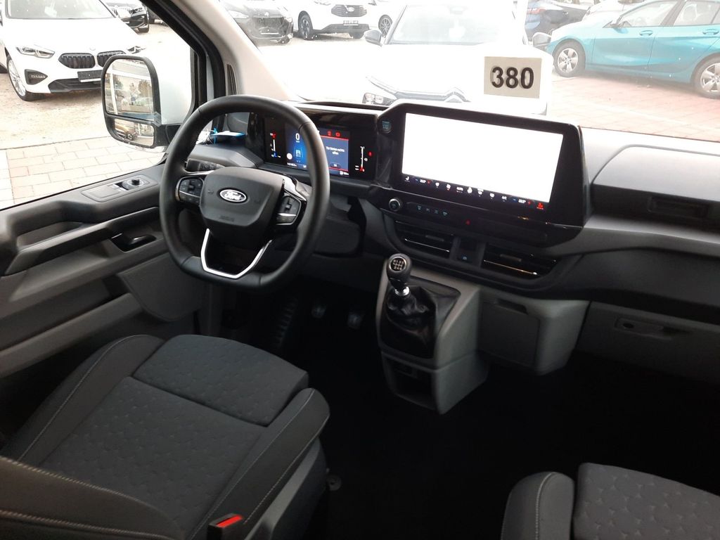 Ford Tourneo Custom 2025