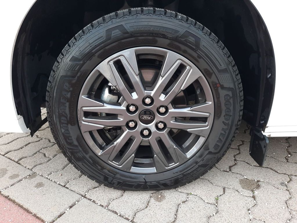 Ford Tourneo Custom 2025