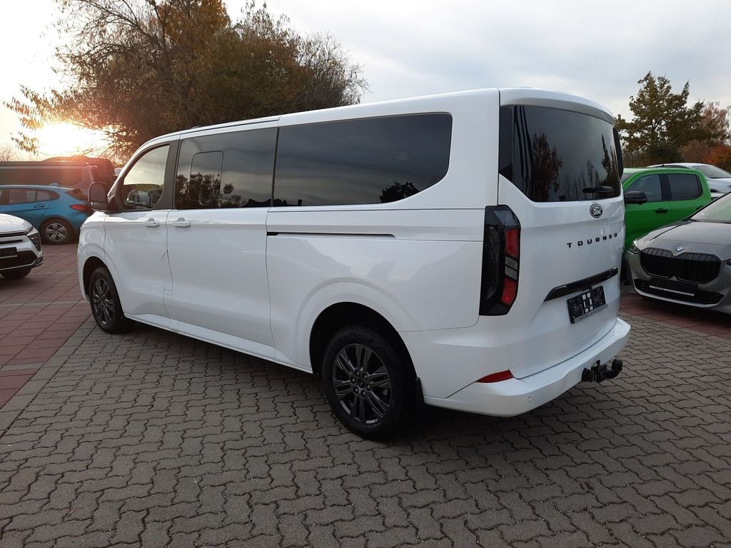 Ford Tourneo Custom 2025
