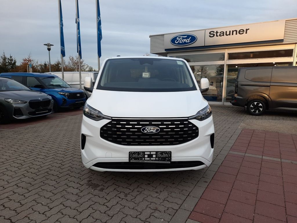 Ford Tourneo Custom 2025