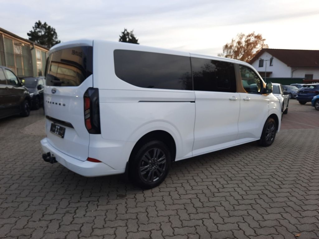 Ford Tourneo Custom 2025