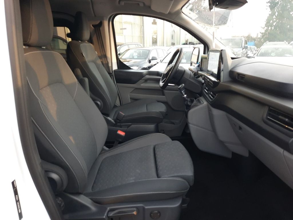 Ford Tourneo Custom 2025