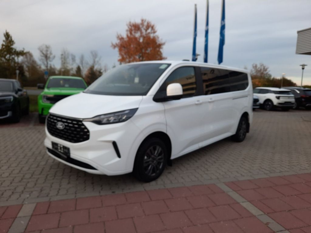 Ford Tourneo Custom 2025
