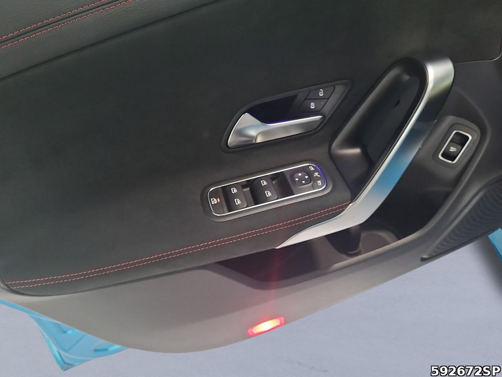 Mercedes-Benz CLA 200 2024