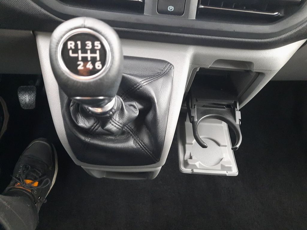 Ford Tourneo Custom 2025