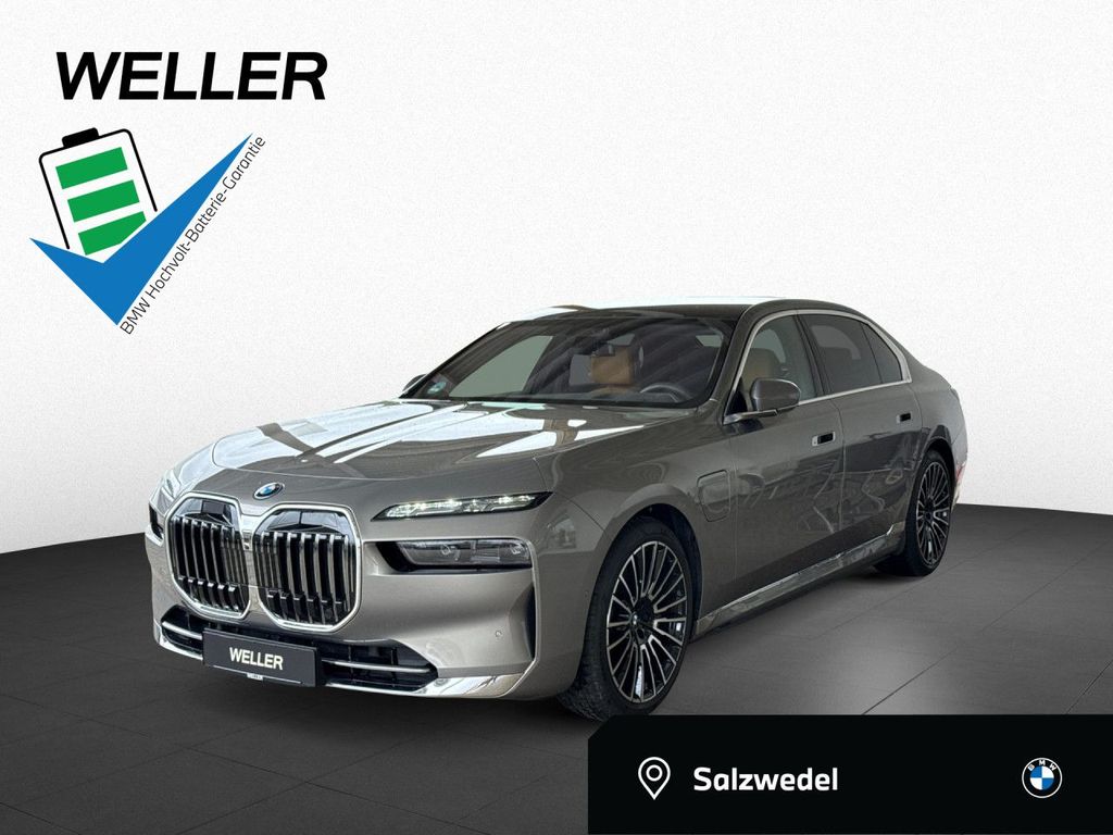 BMW 750 2024