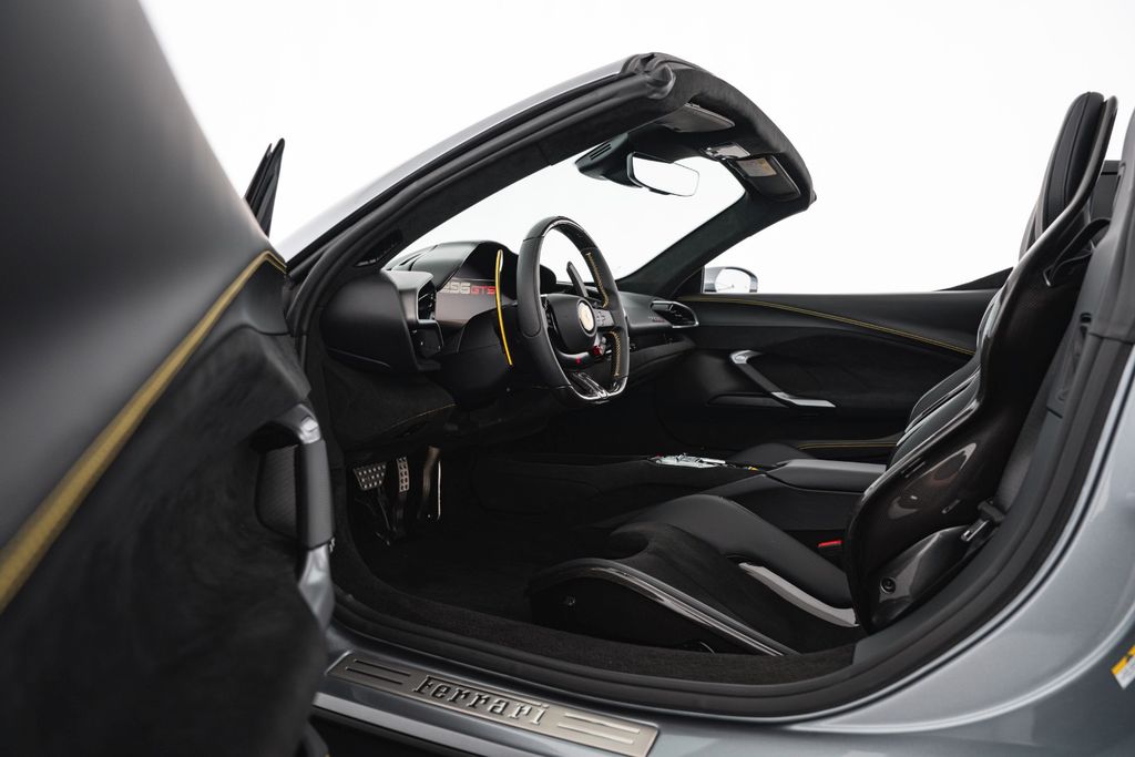 Ferrari 296 GTS 2024