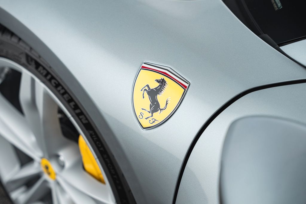 Ferrari 296 GTS 2024