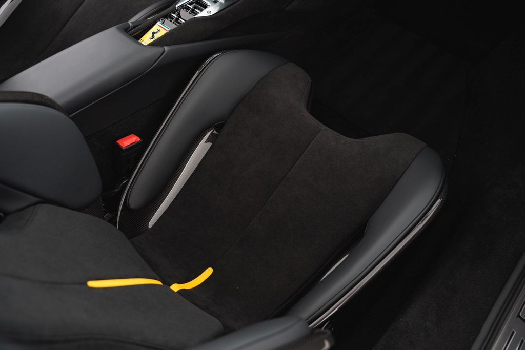 Ferrari 296 GTS 2024