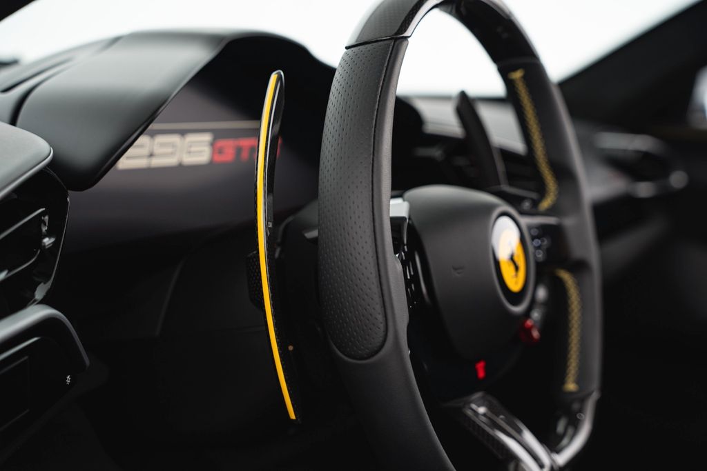 Ferrari 296 GTS 2024