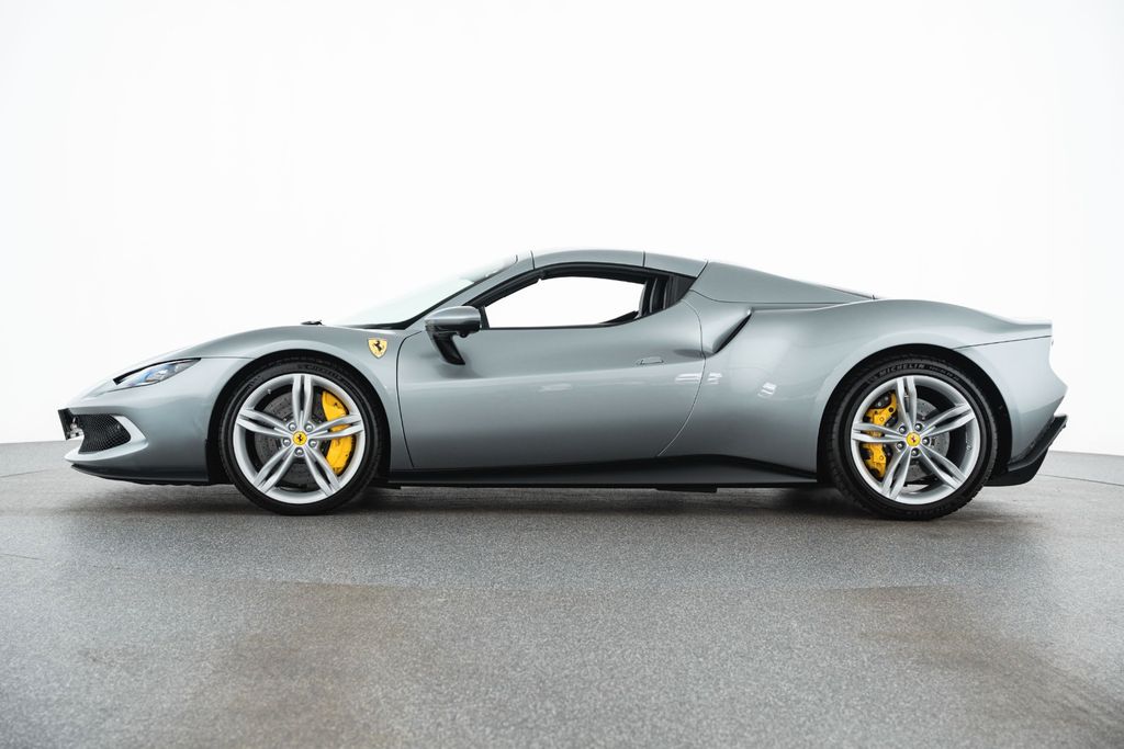 Ferrari 296 GTS 2024