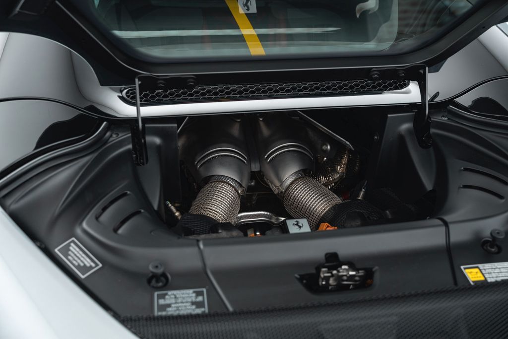 Ferrari 296 GTS 2024