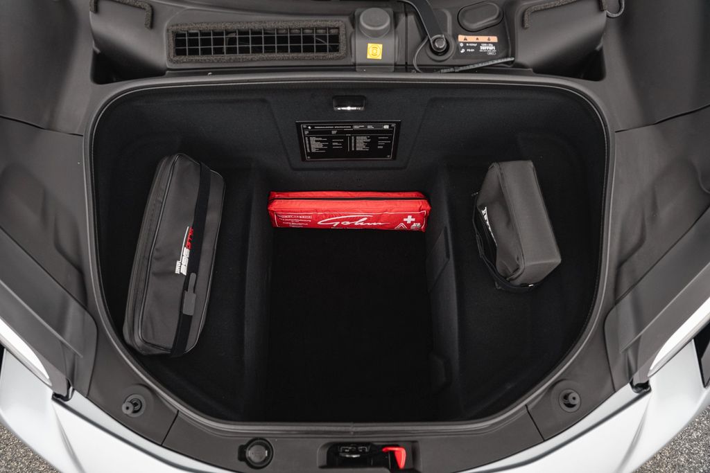 Ferrari 296 GTS 2024