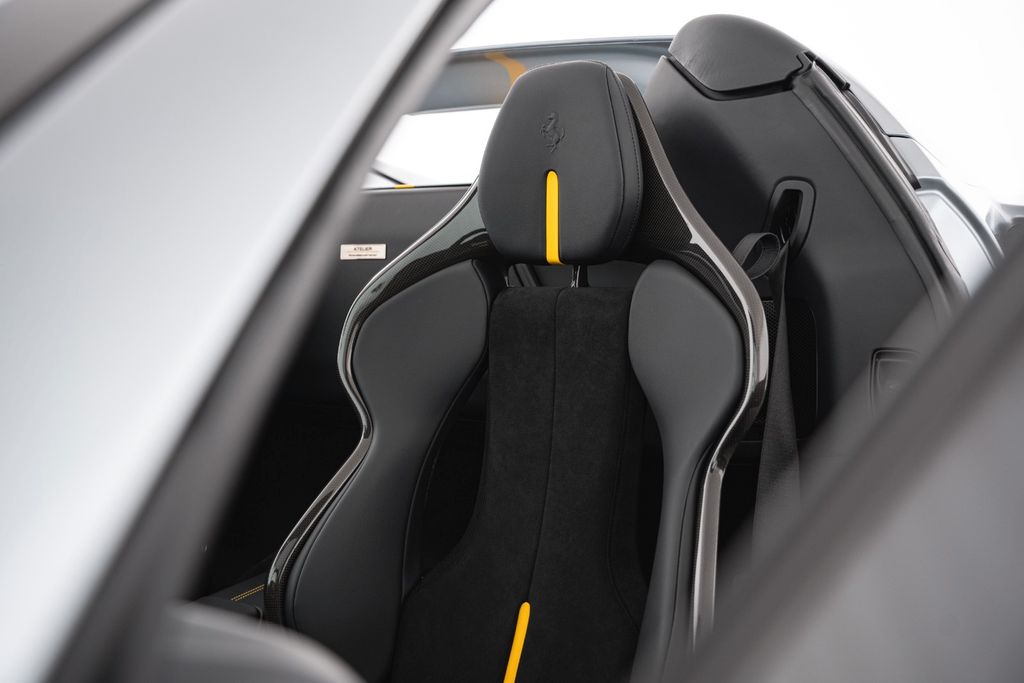 Ferrari 296 GTS 2024