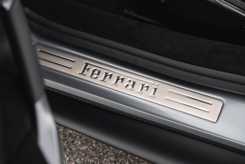 Ferrari 296 GTS 2024