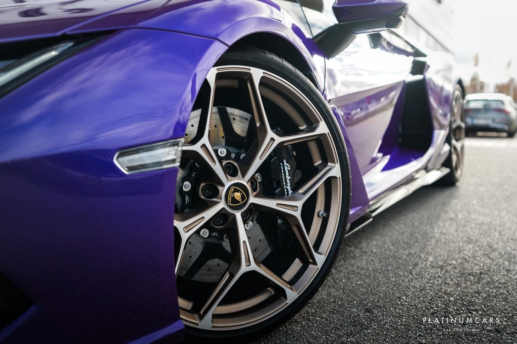 Lamborghini Revuelto 2024