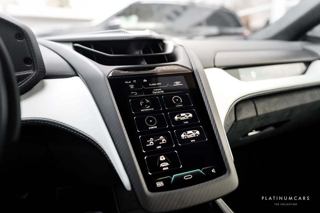 Lamborghini Revuelto 2024