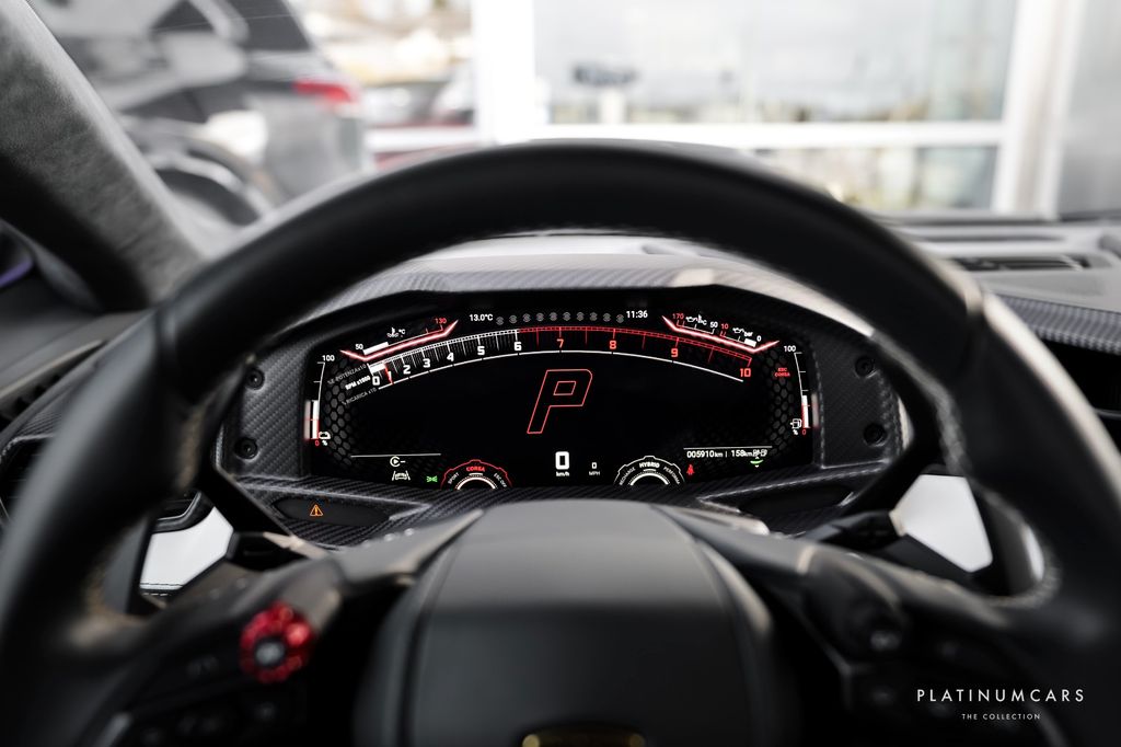 Lamborghini Revuelto 2024