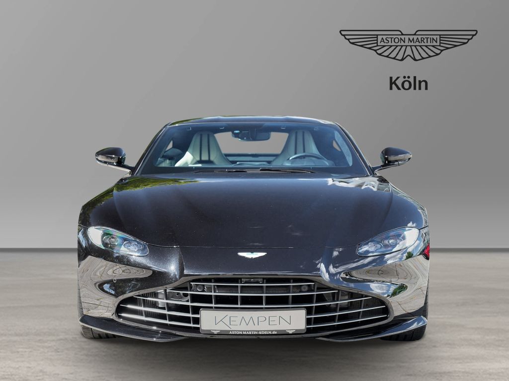 Aston Martin V8 Vantage 2022