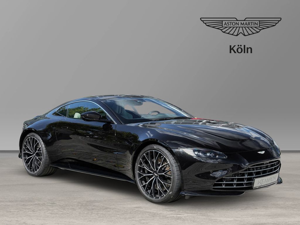 Aston Martin V8 Vantage 2022