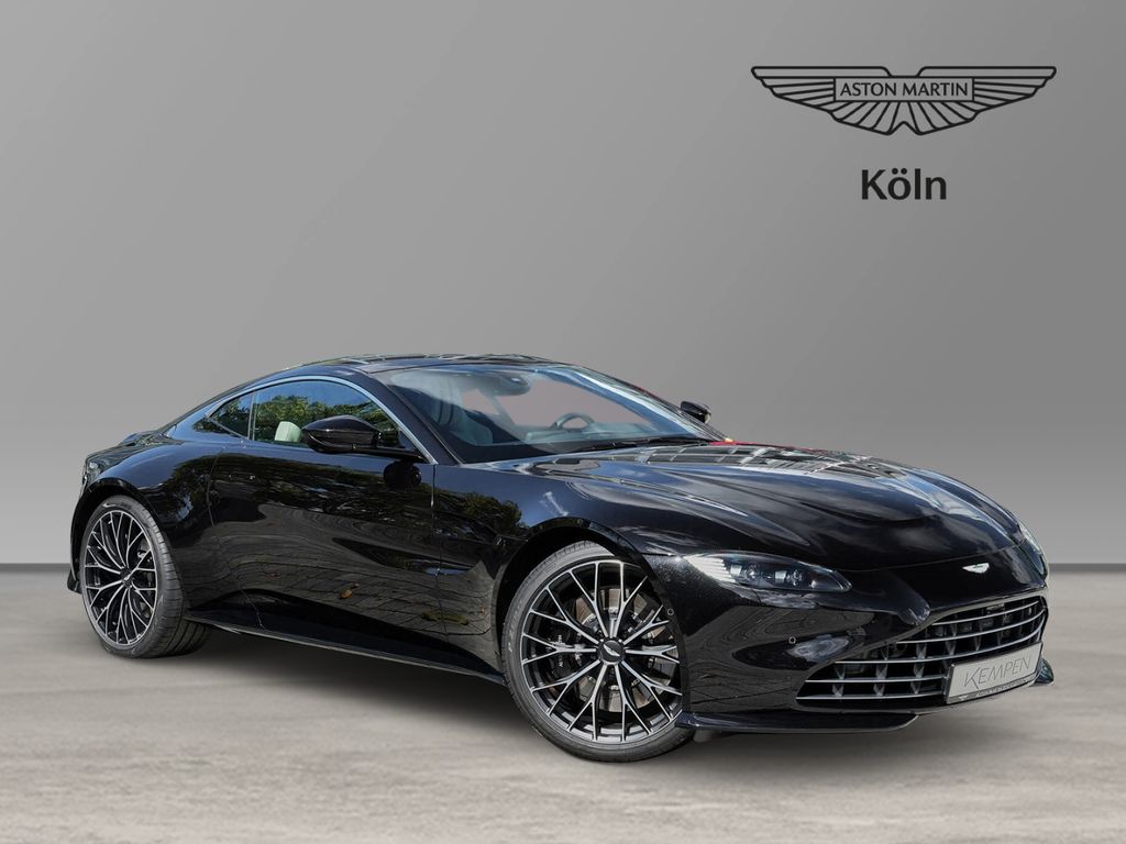 Aston Martin V8 Vantage 2022