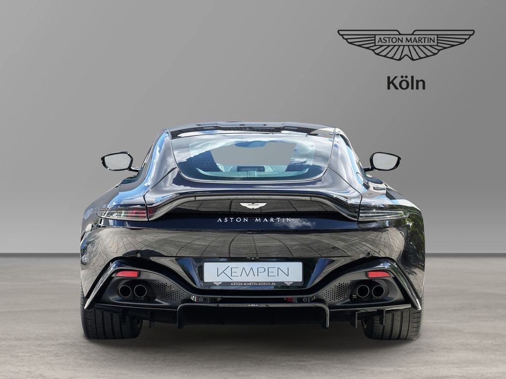 Aston Martin V8 Vantage 2022