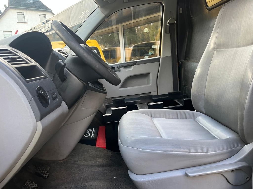 Volkswagen T5 Transporter 2013