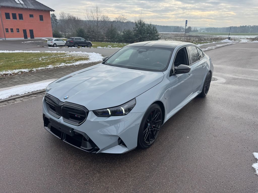 BMW M5 2025