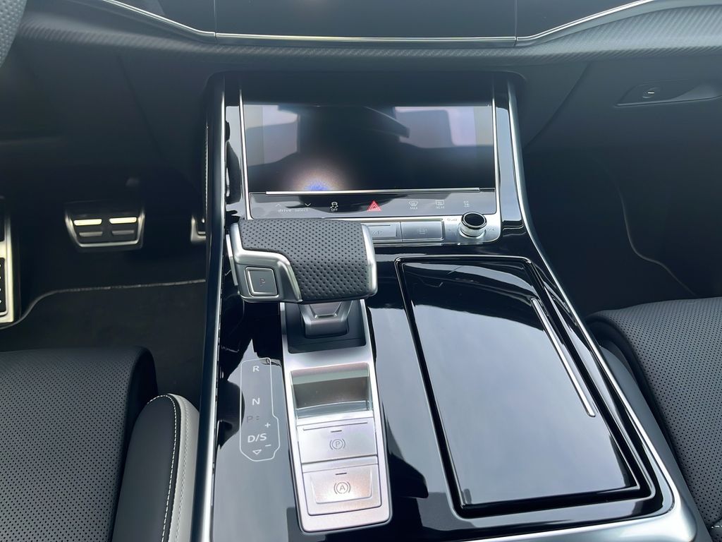 Audi RSQ8 2024