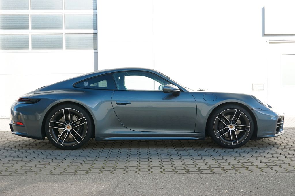 Porsche 992 2025