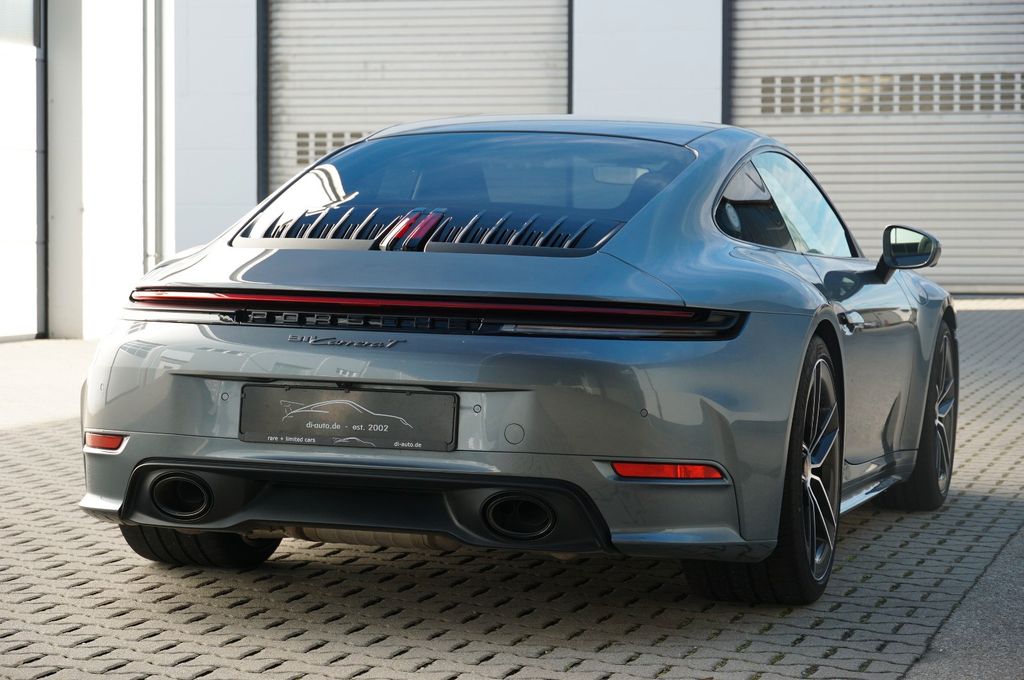 Porsche 992 2025