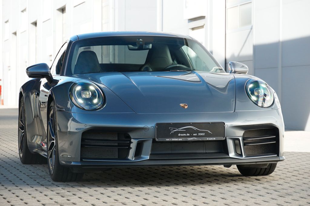 Porsche 992 2025