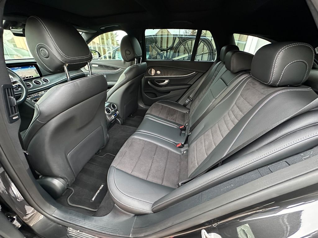 Mercedes-Benz E 300 2022
