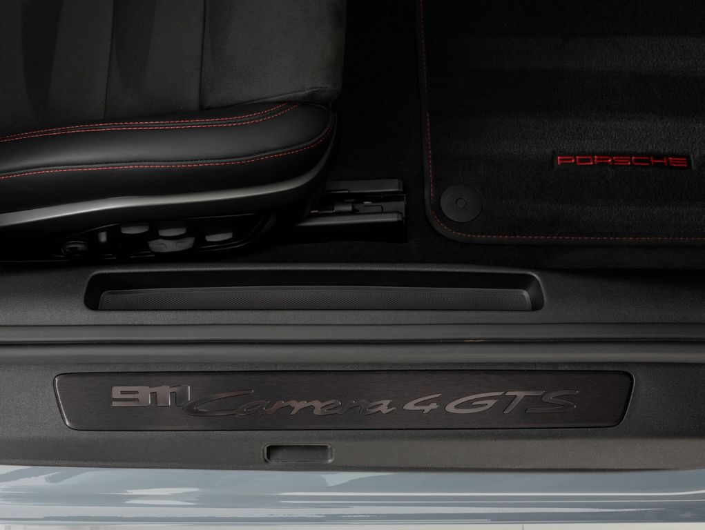 Porsche 992 2024