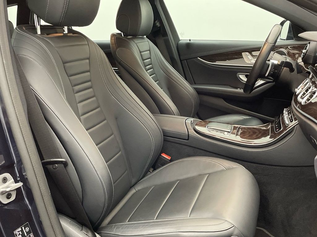 Mercedes-Benz E 300 2022