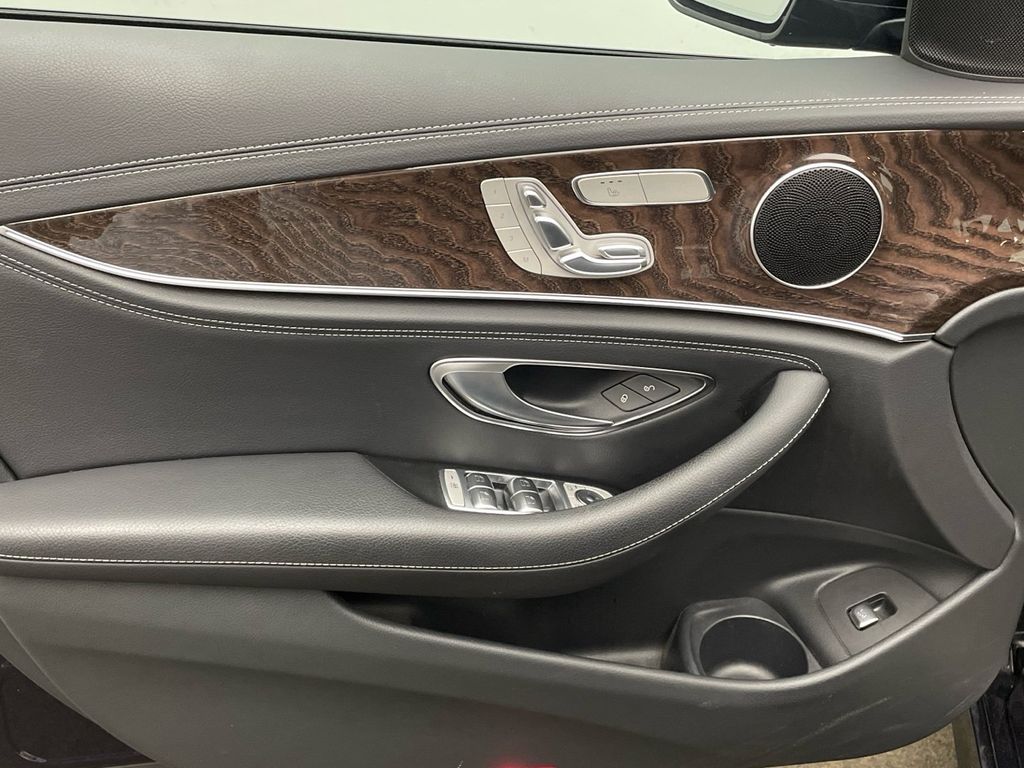 Mercedes-Benz E 300 2022