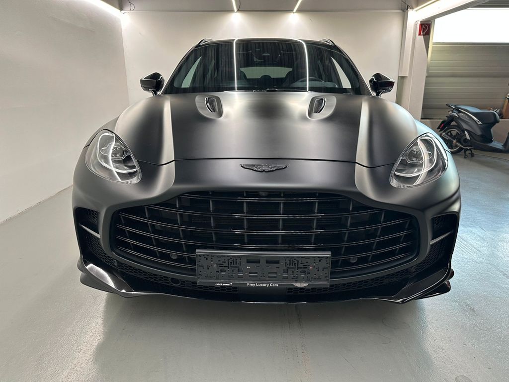 Aston Martin DBX 2023