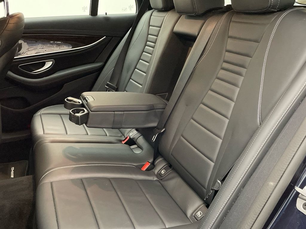 Mercedes-Benz E 300 2022