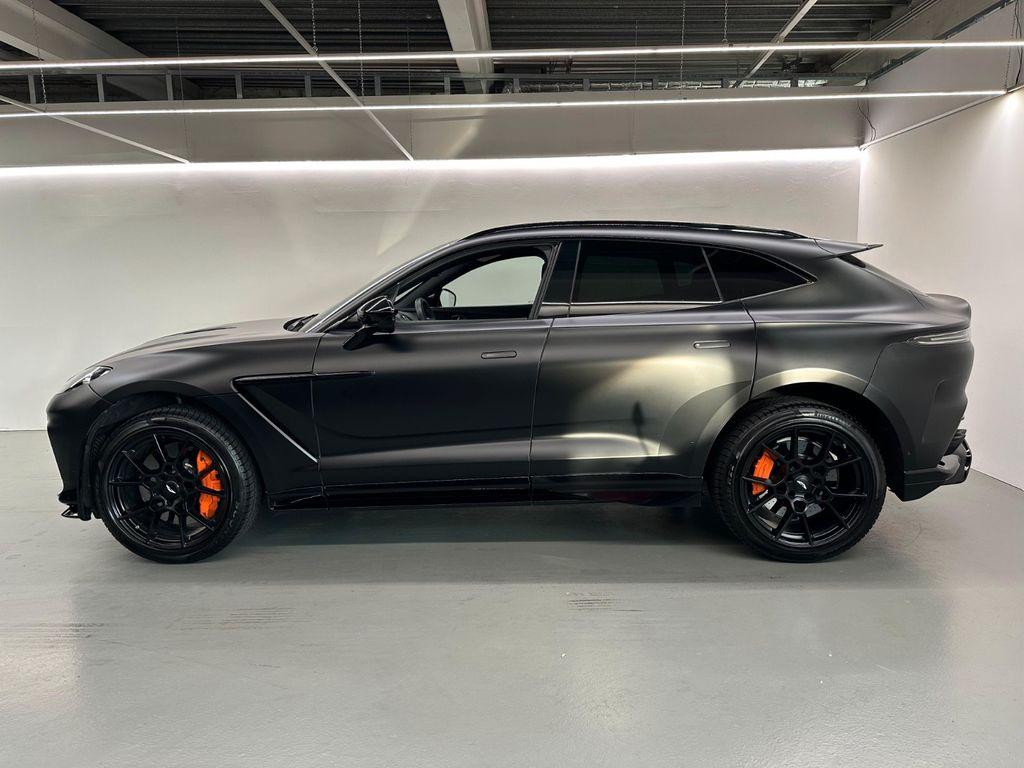 Aston Martin DBX 2023