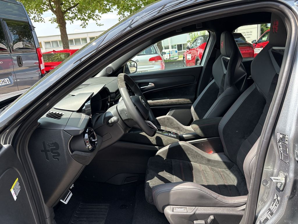 Alfa Romeo Junior 2025